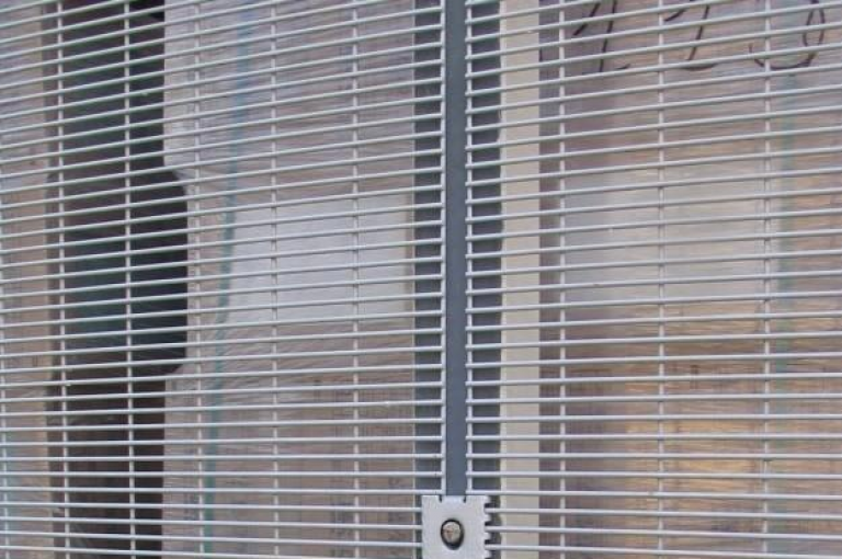 358護欄（防攀爬密紋網(wǎng)）